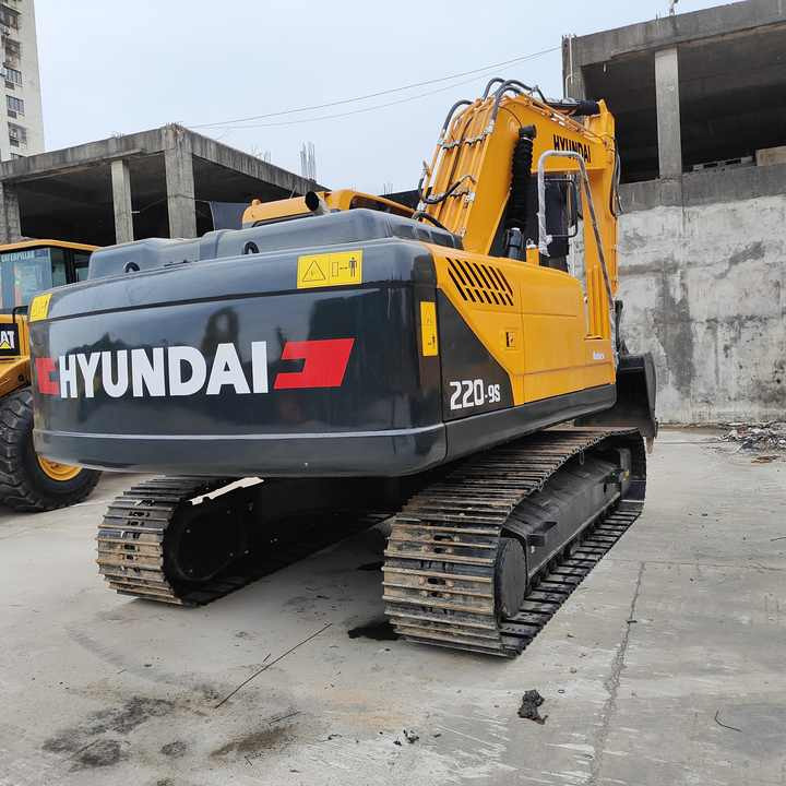 South Korea Low Price Hyundai 220lc-9s Excavator Hyundai 22ton Excavator Hot Sale - Excavadora de cadenas: foto 3 South Korea Low Price Hyundai 220lc-9s Excavator Hyundai 22ton Excavator Hot Sale - Excavadora de cadenas: foto 3