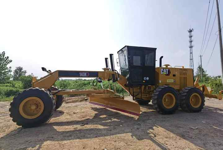 Used Caterpillar CAT 140k Land Road Motor Grader CAT140k Used Grader Cheap Price for Sale - Grader: foto 5 Used Caterpillar CAT 140k Land Road Motor Grader CAT140k Used Grader Cheap Price for Sale - Grader: foto 5