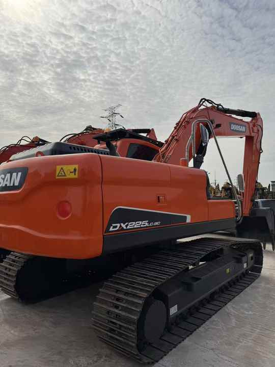 Used Doosan DX225LC-9C Hydraulic Excavator 25 Ton Doosan Dx225 Crawler Excavator with Excellent Performance Low Price for Sale - Excavadora: foto 3 Used Doosan DX225LC-9C Hydraulic Excavator 25 Ton Doosan Dx225 Crawler Excavator with Excellent Performance Low Price for Sale - Excavadora: foto 3