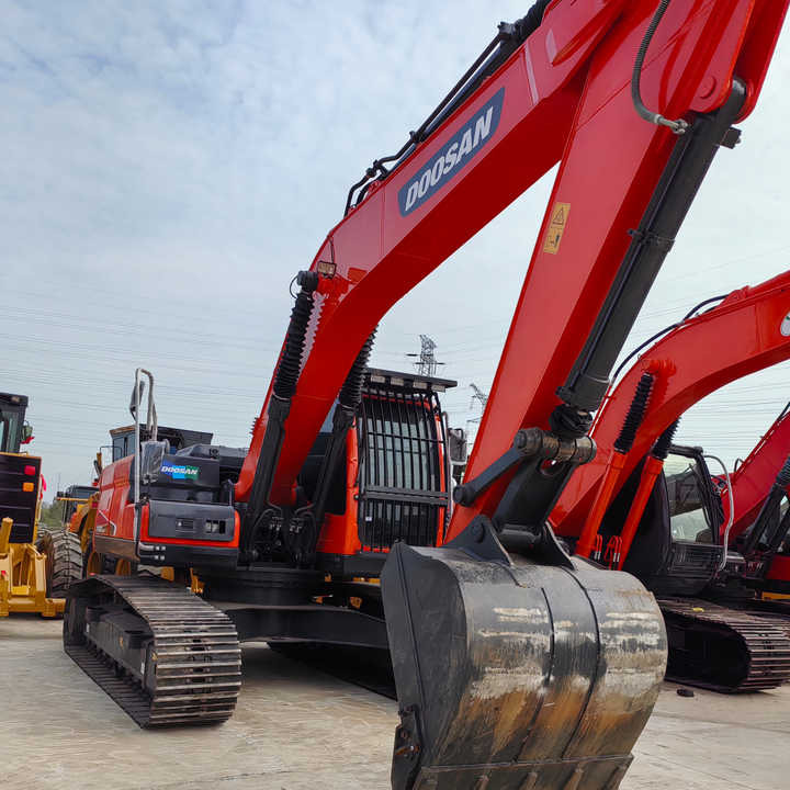 Used Doosan DX225LC-9C Hydraulic Excavator 25 Ton Doosan Dx225 Crawler Excavator with Excellent Performance Low Price for Sale - Excavadora: foto 1 Used Doosan DX225LC-9C Hydraulic Excavator 25 Ton Doosan Dx225 Crawler Excavator with Excellent Performance Low Price for Sale - Excavadora: foto 1
