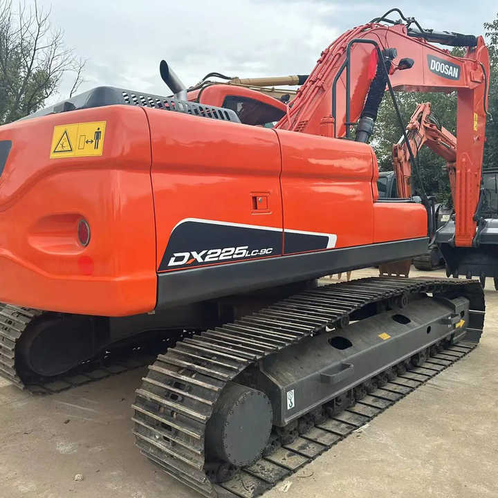 Used Excavator Doosan DX225LC-9 Excavators Mini Equipment Earth Moving Machinery Doosan Digger Excavator for Sale - Excavadora de cadenas: foto 2 Used Excavator Doosan DX225LC-9 Excavators Mini Equipment Earth Moving Machinery Doosan Digger Excavator for Sale - Excavadora de cadenas: foto 2