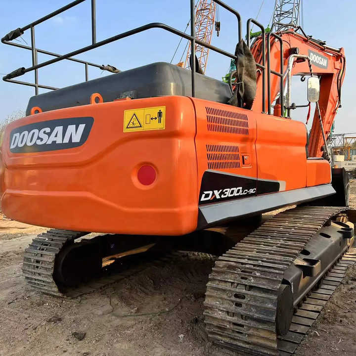Used Excavator Doosan DX300 Excavators Mini Equipment Earth Moving Machinery Doosan Digger Excavator for Sale - Excavadora de cadenas: foto 5 Used Excavator Doosan DX300 Excavators Mini Equipment Earth Moving Machinery Doosan Digger Excavator for Sale - Excavadora de cadenas: foto 5