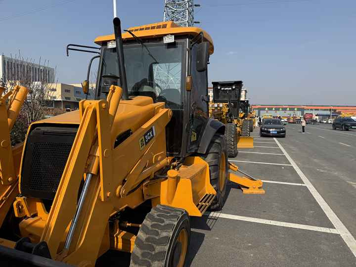 Used Hydraulic Backhoe Loader JCB3CX 7t in Good Condition Cheap Price in Stock Jcb 3cx 4cx 4cx Loader in Hefei for Sale - Retroexcavadora: foto 3 Used Hydraulic Backhoe Loader JCB3CX 7t in Good Condition Cheap Price in Stock Jcb 3cx 4cx 4cx Loader in Hefei for Sale - Retroexcavadora: foto 3