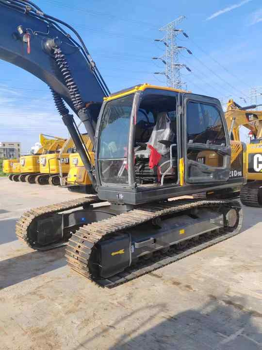 Used Hyundai210-9 21T Second Hand Korea Original - Excavadora: foto 3 Used Hyundai210-9 21T Second Hand Korea Original - Excavadora: foto 3