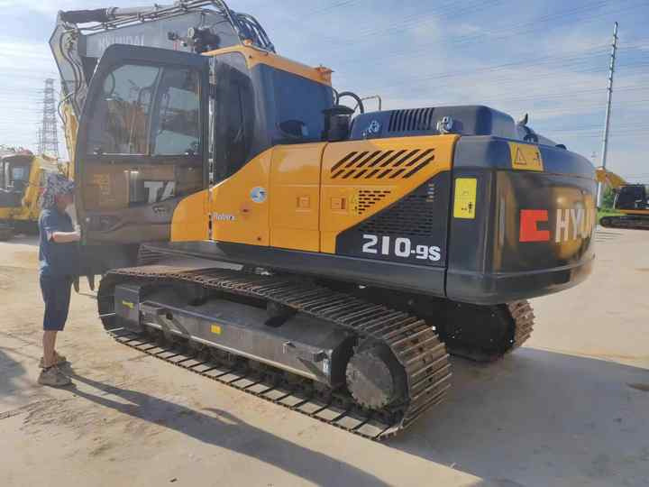 Used Hyundai210-9 21T Second Hand Korea Original - Excavadora: foto 5 Used Hyundai210-9 21T Second Hand Korea Original - Excavadora: foto 5