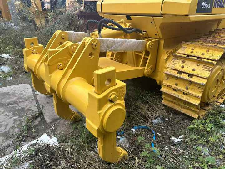 Used Japan Komatsu D85ESS Dozer with Ripper Komatsu D85 Crawler Bulldozer with Excellent Performance Low Price for Sale - Bulldozer: foto 4 Used Japan Komatsu D85ESS Dozer with Ripper Komatsu D85 Crawler Bulldozer with Excellent Performance Low Price for Sale - Bulldozer: foto 4