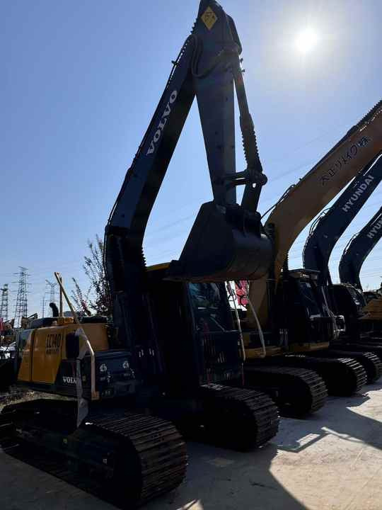 Used Volvo 14 Tonne Crawler Excavator Volvo Ec140 Excavator Good Condition Low Price Good Quality for Sale - Excavadora de cadenas: foto 2 Used Volvo 14 Tonne Crawler Excavator Volvo Ec140 Excavator Good Condition Low Price Good Quality for Sale - Excavadora de cadenas: foto 2