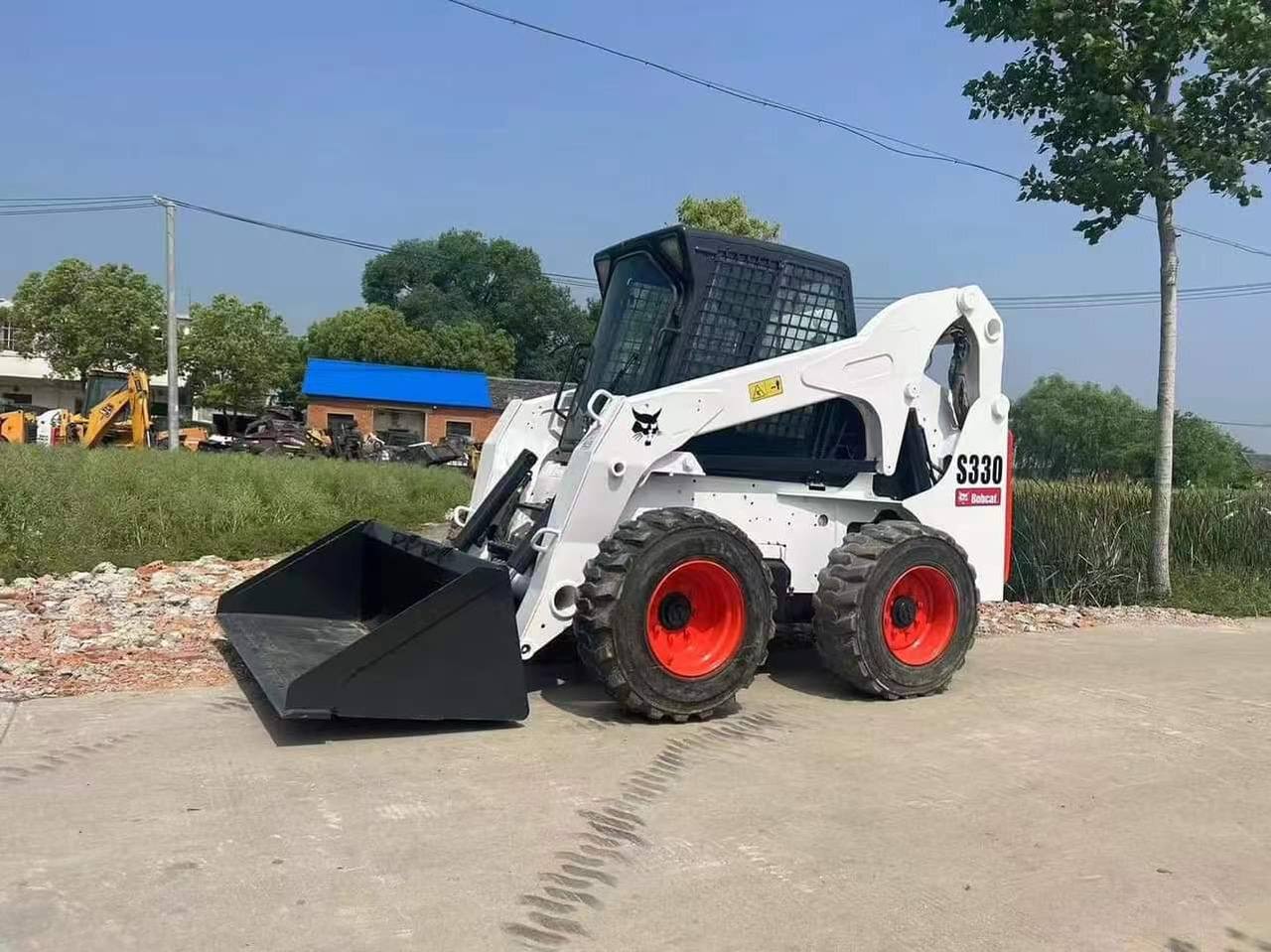 BOBCAT S330 - Minicargadora: foto 1 BOBCAT S330 - Minicargadora: foto 1