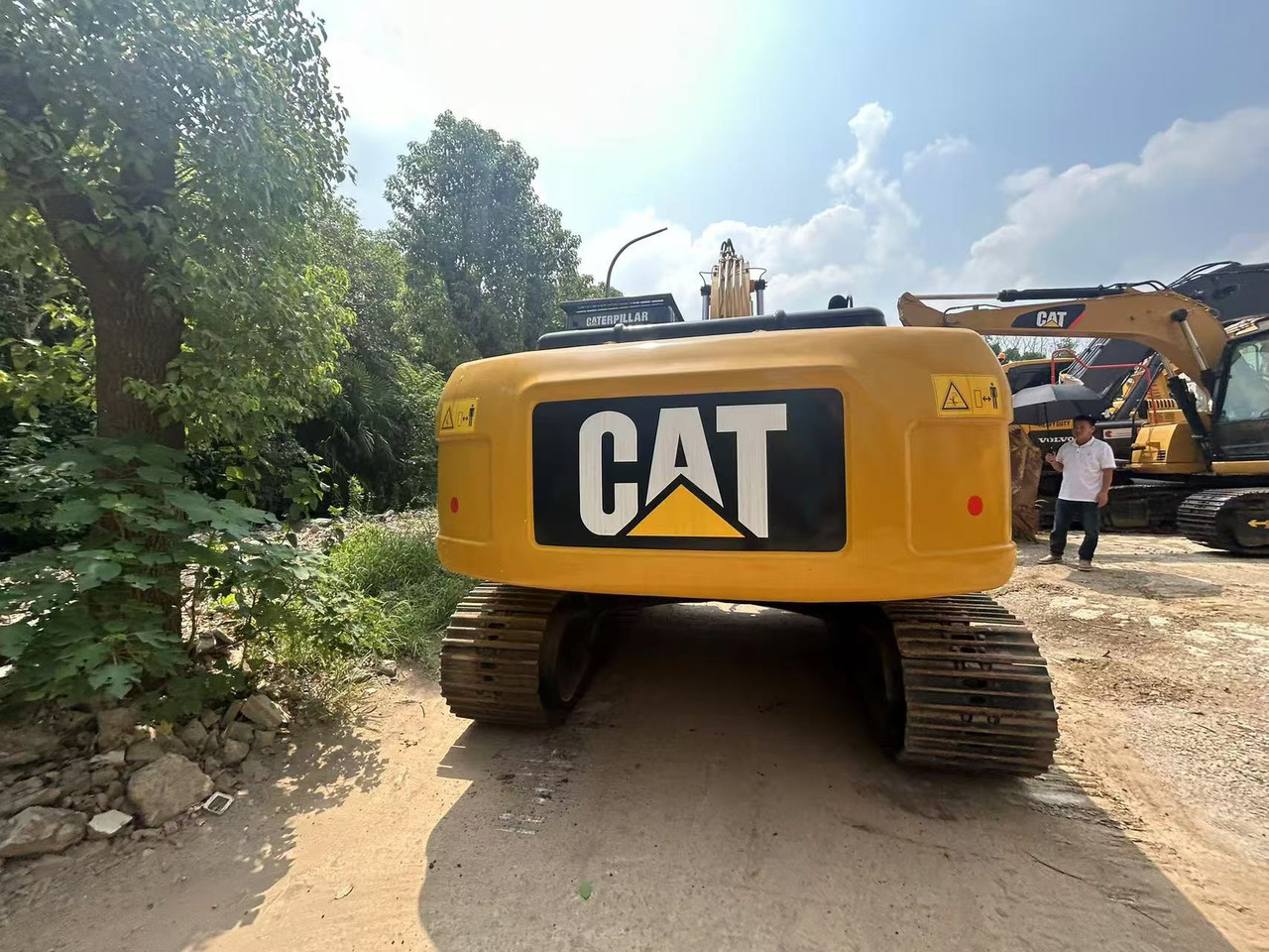 CATERPILLAR 323D2L - Excavadora de cadenas: foto 2 CATERPILLAR 323D2L - Excavadora de cadenas: foto 2