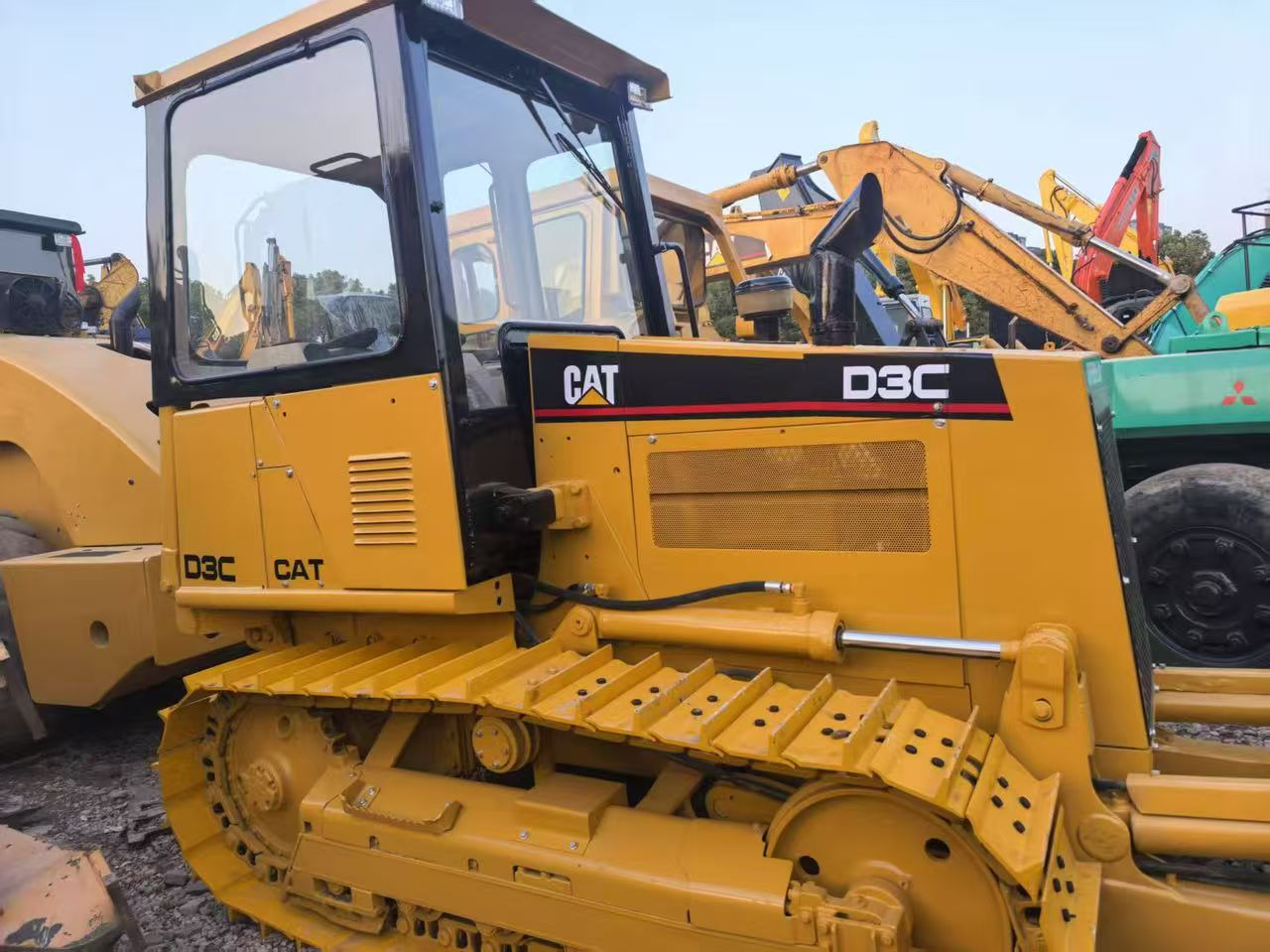 CATERPILLAR D3C - Bulldozer: foto 3 CATERPILLAR D3C - Bulldozer: foto 3