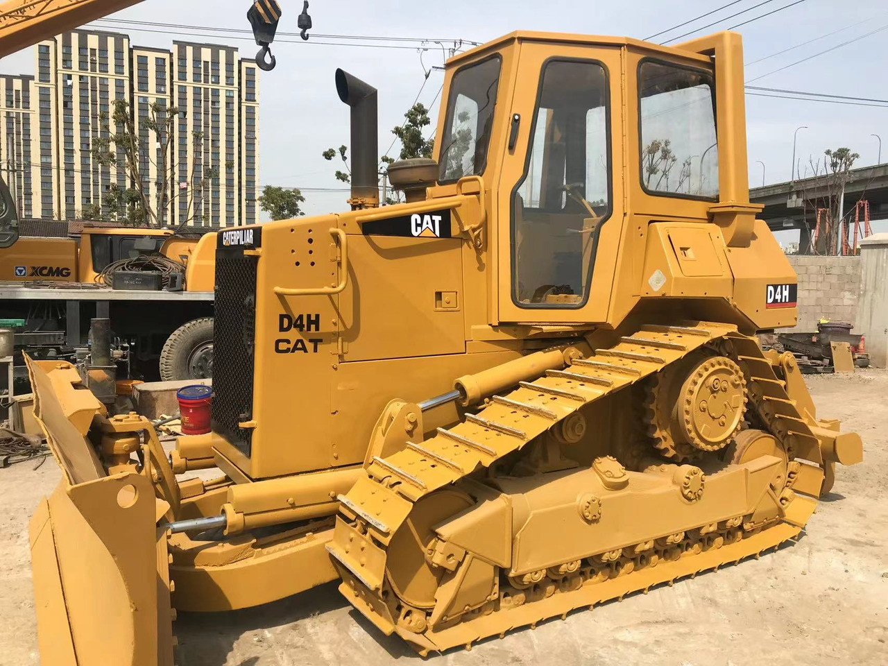 CATERPILLAR D4H - Bulldozer: foto 3 CATERPILLAR D4H - Bulldozer: foto 3