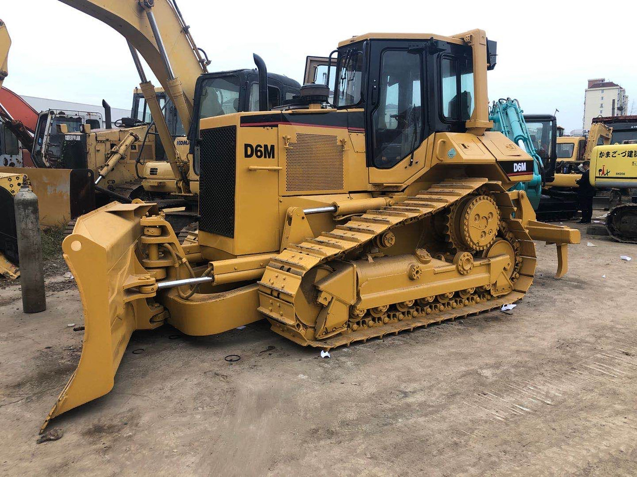 CATERPILLAR D6M - Bulldozer: foto 1 CATERPILLAR D6M - Bulldozer: foto 1