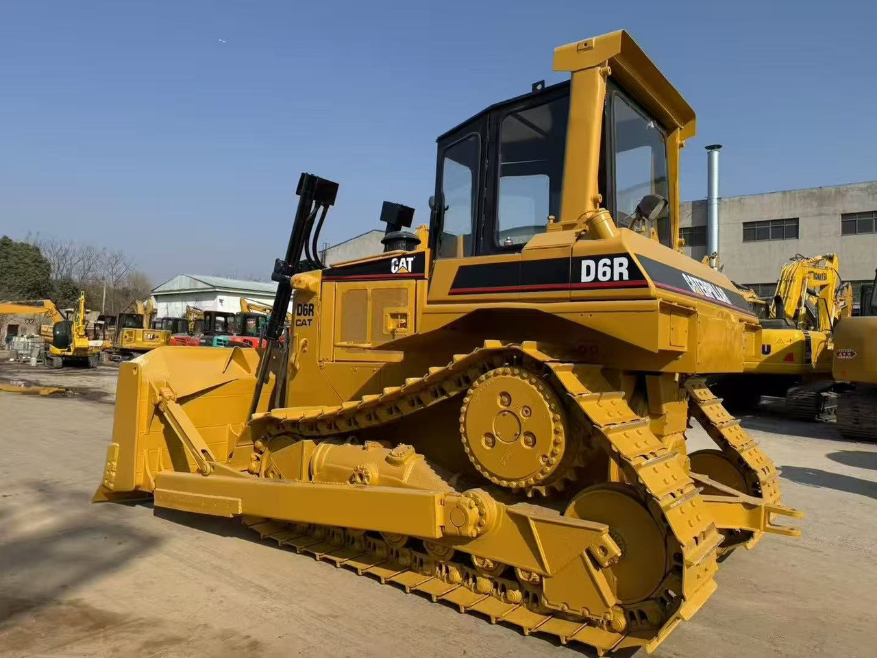 CATERPILLAR D6R - Bulldozer: foto 2 CATERPILLAR D6R - Bulldozer: foto 2