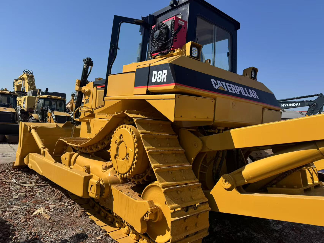 CATERPILLAR D8R - Bulldozer: foto 2 CATERPILLAR D8R - Bulldozer: foto 2