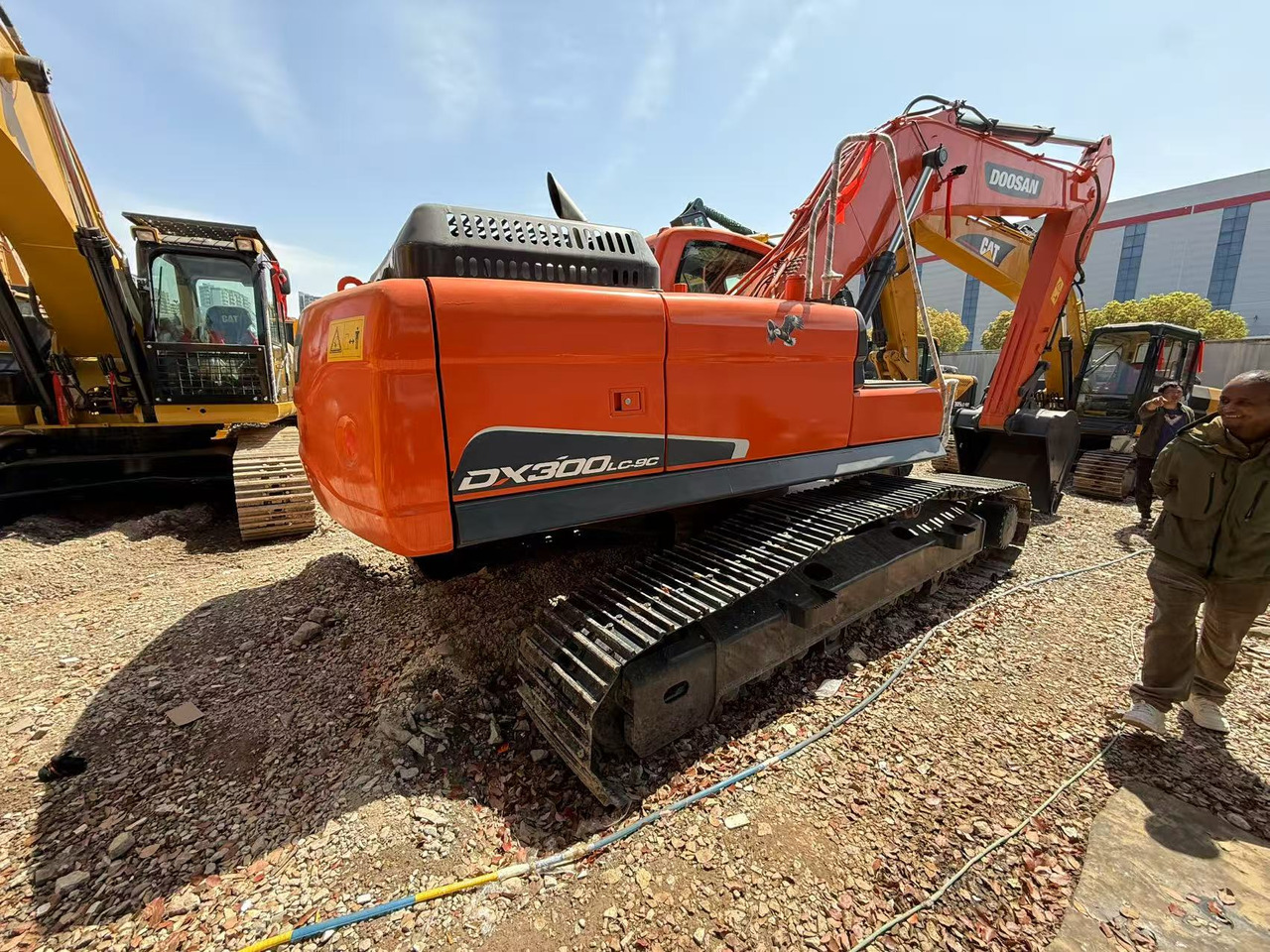 DOOSAN DX300LC-9C - Excavadora de cadenas: foto 1 DOOSAN DX300LC-9C - Excavadora de cadenas: foto 1