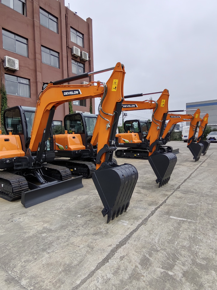 DOOSAN DX60E-10N - Excavadora de cadenas: foto 1 DOOSAN DX60E-10N - Excavadora de cadenas: foto 1