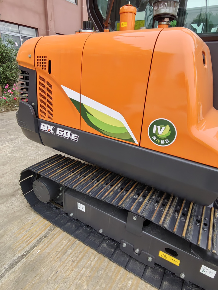 DOOSAN DX60E-10N - Excavadora de cadenas: foto 3 DOOSAN DX60E-10N - Excavadora de cadenas: foto 3