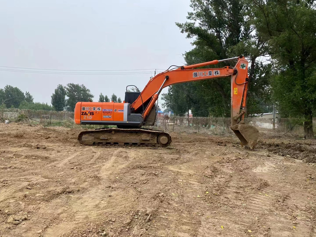 HITACHI ZX210-3G - Excavadora de cadenas: foto 4 HITACHI ZX210-3G - Excavadora de cadenas: foto 4
