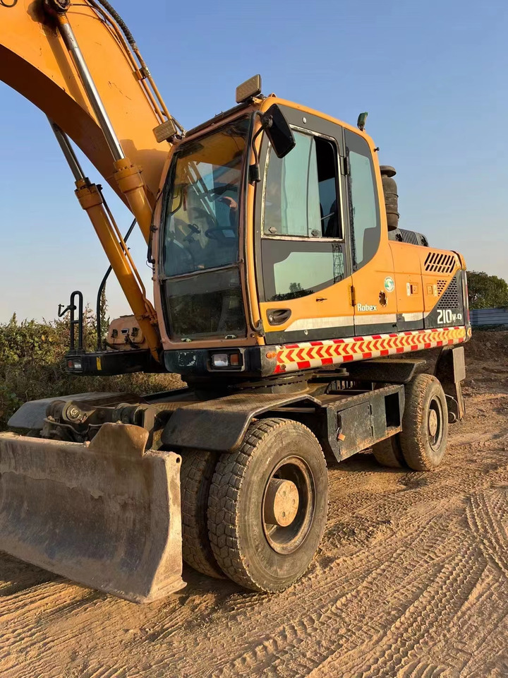 HYUNDAI R210W-9 - Excavadora de ruedas: foto 5 HYUNDAI R210W-9 - Excavadora de ruedas: foto 5