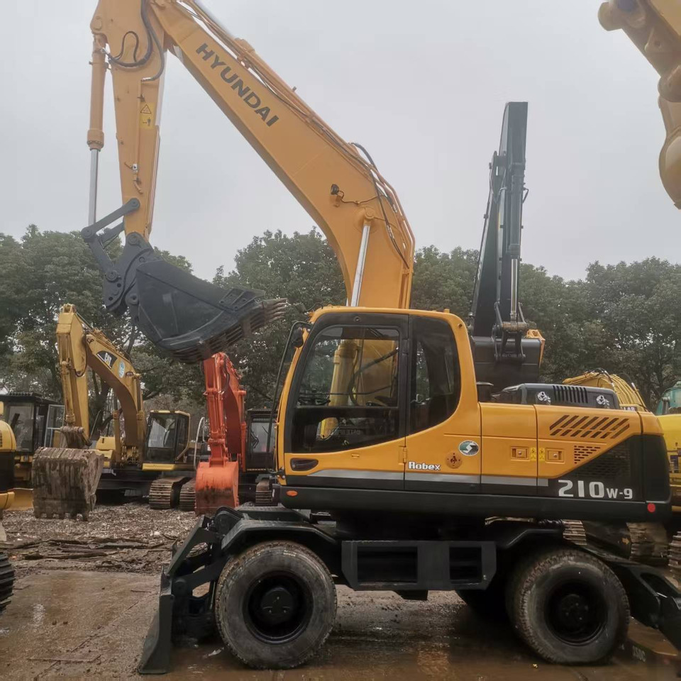 HYUNDAI R210W-9 - Excavadora de ruedas: foto 4 HYUNDAI R210W-9 - Excavadora de ruedas: foto 4
