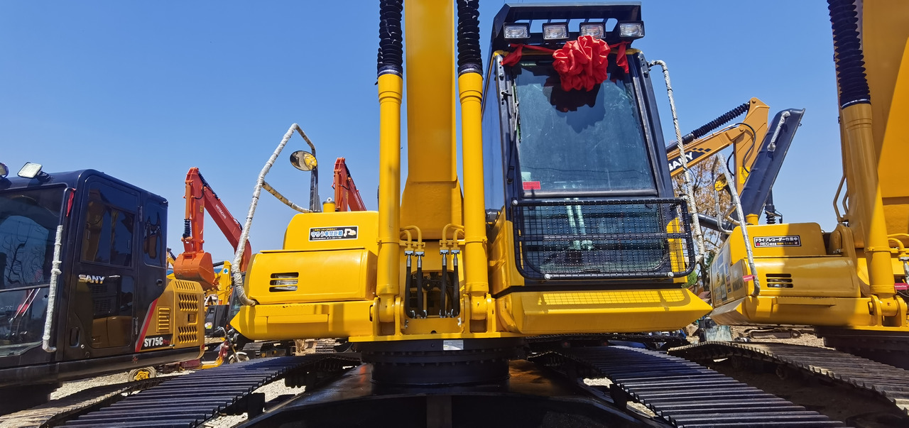 KOMATSU PC240-8 - Excavadora de cadenas: foto 2 KOMATSU PC240-8 - Excavadora de cadenas: foto 2