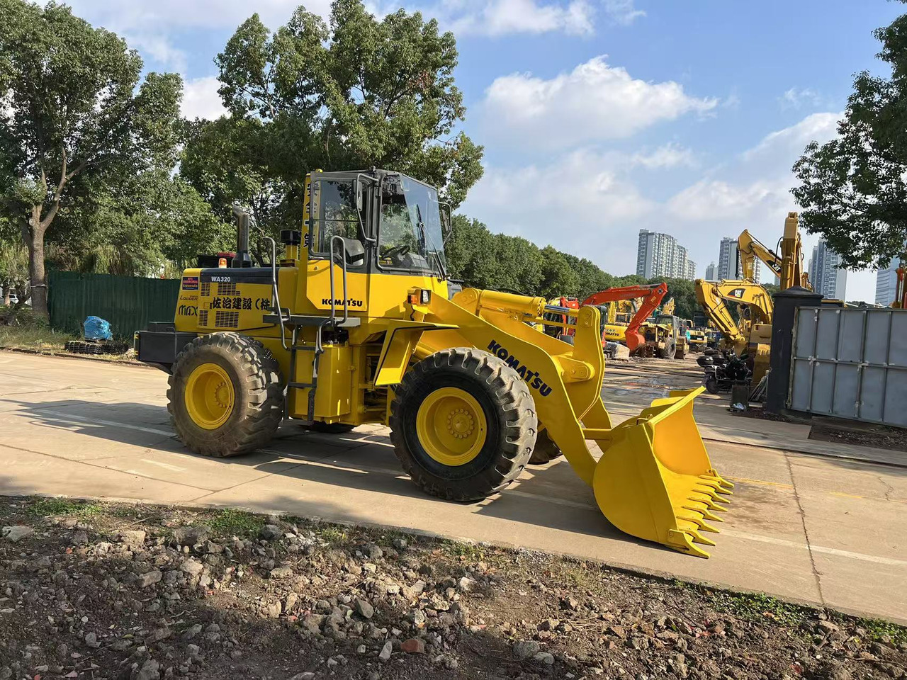 KOMATSU WA320-3 - Cargadora de ruedas: foto 1 KOMATSU WA320-3 - Cargadora de ruedas: foto 1
