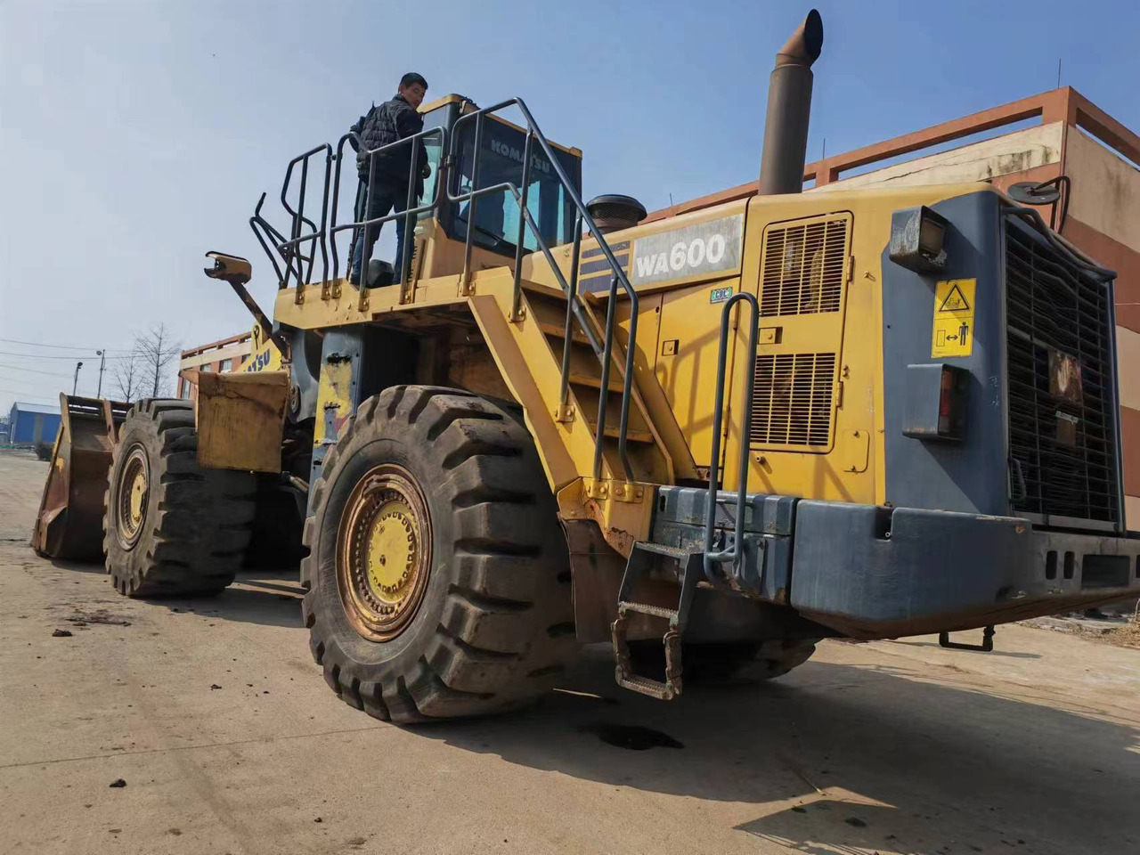 KOMATSU WA600-6 - Cargadora de ruedas: foto 4 KOMATSU WA600-6 - Cargadora de ruedas: foto 4