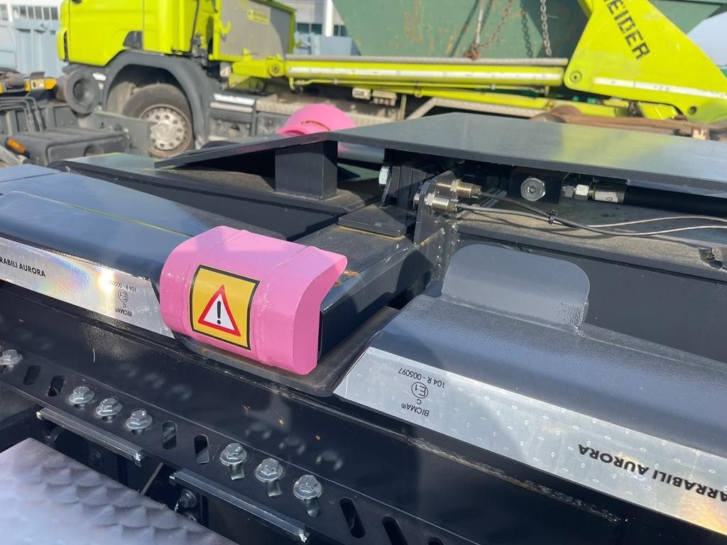 BLOCCAGGIO POSTERIORE ESTERNO - Carrocería y exterior para Camión: foto 3 BLOCCAGGIO POSTERIORE ESTERNO - Carrocería y exterior para Camión: foto 3