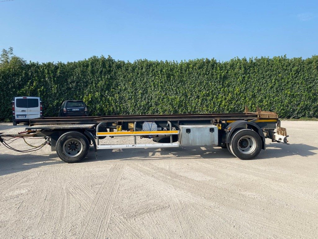 CARDI RIMORCHIO CARDI SCARRABILE PNEUMATICO - Remolque multilift/ Portacontenedores de cadenas: foto 5 CARDI RIMORCHIO CARDI SCARRABILE PNEUMATICO - Remolque multilift/ Portacontenedores de cadenas: foto 5