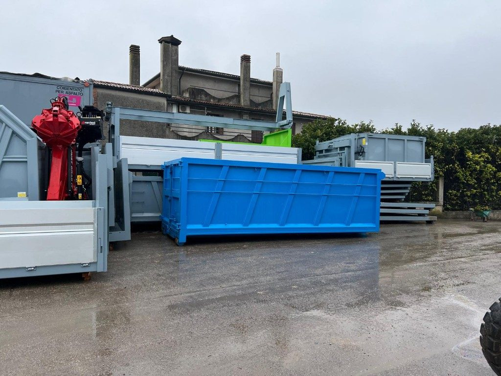 CONTAINER SCARRABILE NUOVO A CIELO APERTO - Contenedor de gancho: foto 4 CONTAINER SCARRABILE NUOVO A CIELO APERTO - Contenedor de gancho: foto 4