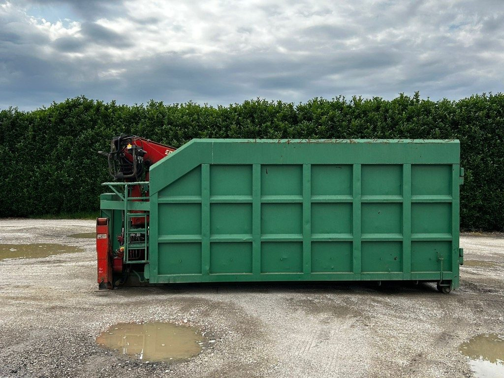 CONTAINER SCARRABILE USATO A CIELO APERTO + GRU - Contenedor de gancho: foto 3 CONTAINER SCARRABILE USATO A CIELO APERTO + GRU - Contenedor de gancho: foto 3