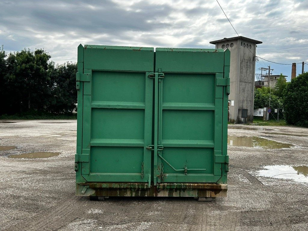 CONTAINER SCARRABILE USATO A CIELO APERTO + GRU - Contenedor de gancho: foto 4 CONTAINER SCARRABILE USATO A CIELO APERTO + GRU - Contenedor de gancho: foto 4