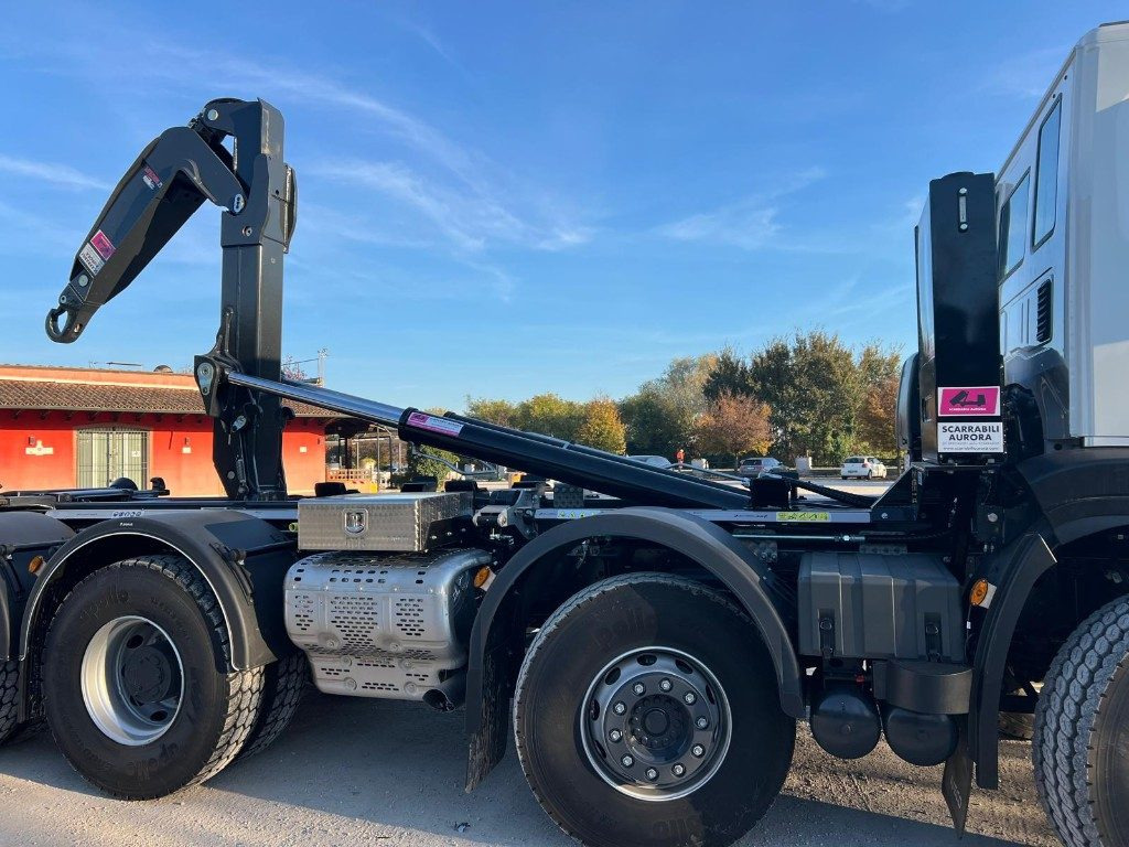 Camión multibasculante IVECO TRAKKER T-WAY AD500 NUOVO SCARRABILE: foto 7