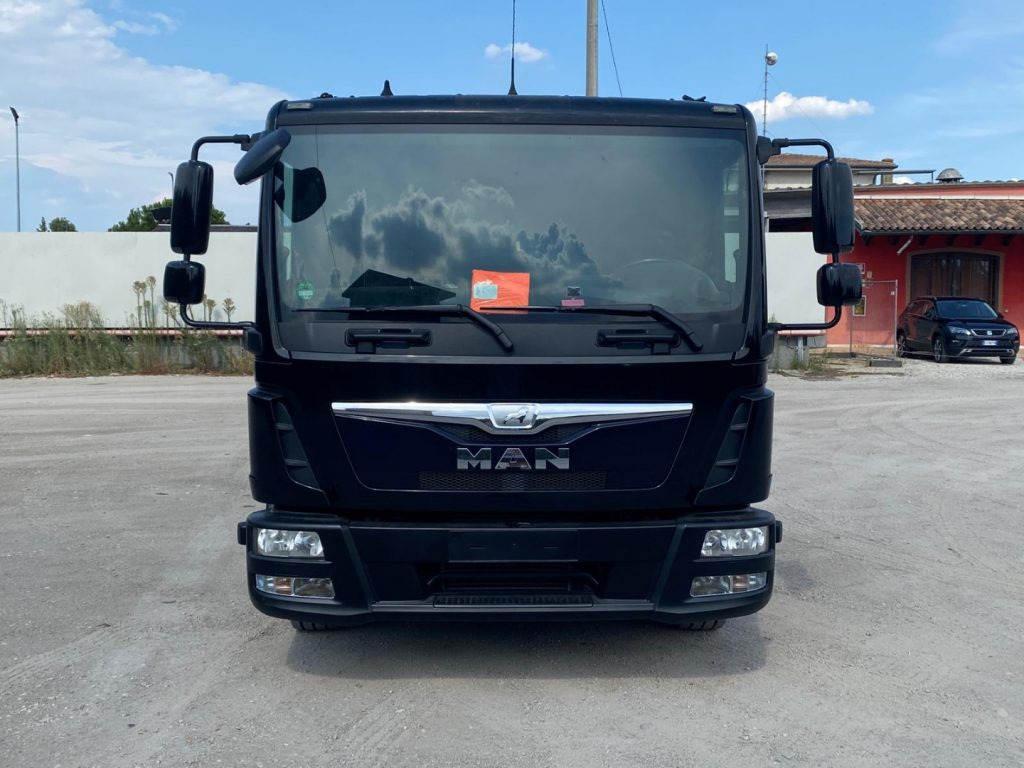 MAN TGL 12.220 CON SCARRABILE NUOVO - Camión multibasculante: foto 2 MAN TGL 12.220 CON SCARRABILE NUOVO - Camión multibasculante: foto 2