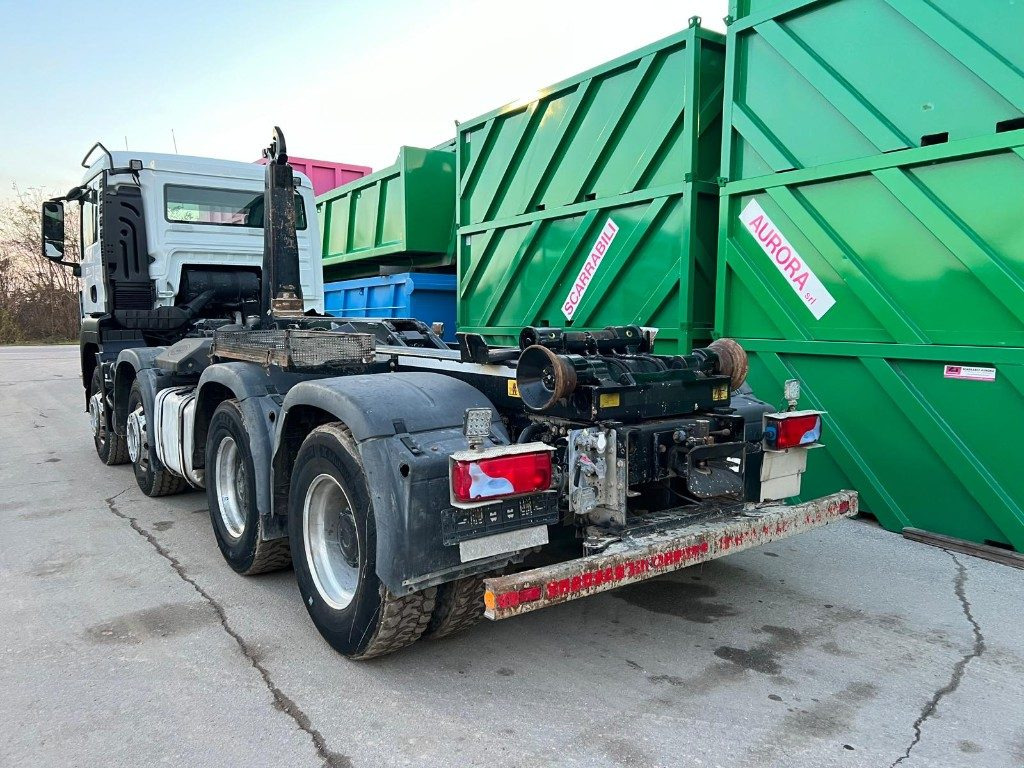 Camión multibasculante MAN TGS 35.480 SCARRABILE USATO 8X4: foto 6 Camión multibasculante MAN TGS 35.480 SCARRABILE USATO 8X4: foto 6