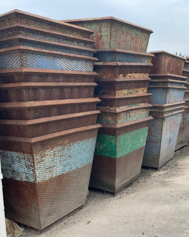 VASCHETTA USATA IN FERRO CON FODERI PER MULETTO - Contenedor de gancho: foto 2 VASCHETTA USATA IN FERRO CON FODERI PER MULETTO - Contenedor de gancho: foto 2