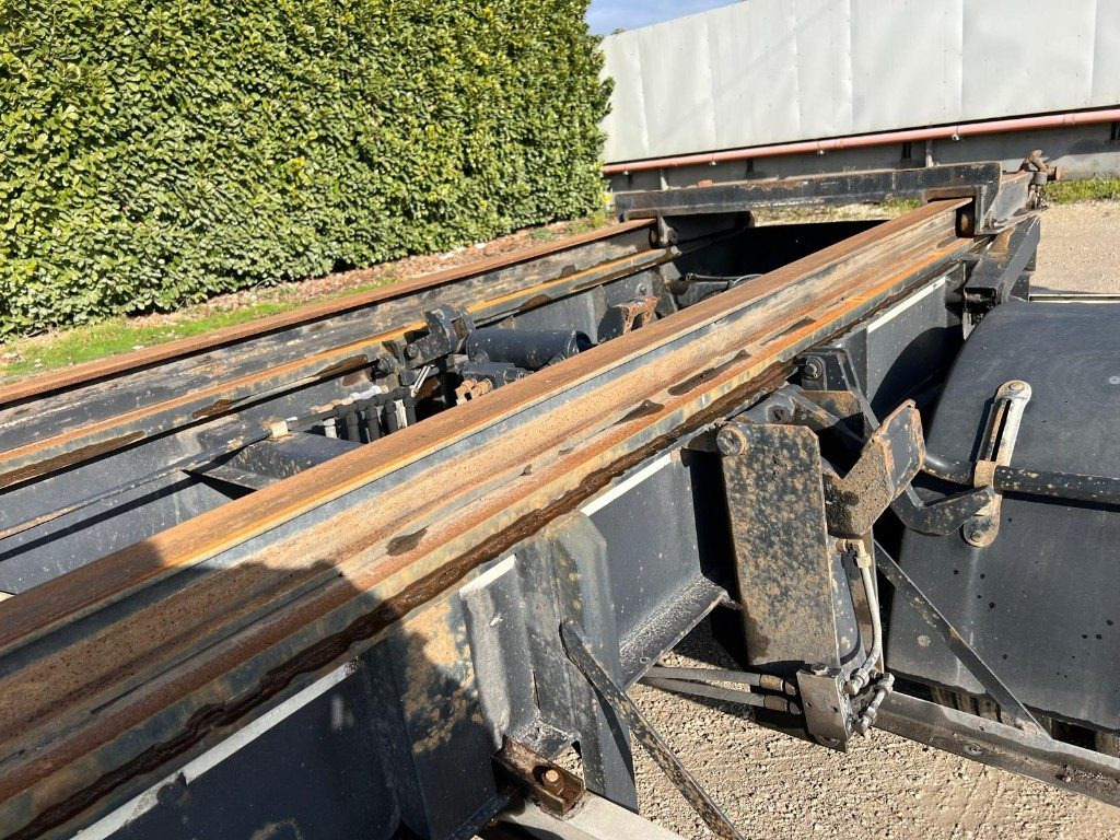 ZORZI RIMORCHIO SCARRABILE ZORZI 20R070 PNEUMATICO - Remolque multilift/ Portacontenedores de cadenas: foto 4 ZORZI RIMORCHIO SCARRABILE ZORZI 20R070 PNEUMATICO - Remolque multilift/ Portacontenedores de cadenas: foto 4