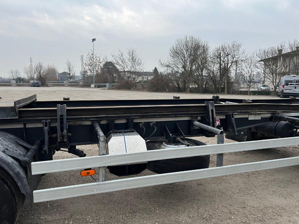 ZORZI RIMORCHIO SCARRABILE ZORZI 20R070 PNEUMATICO - Remolque multilift/ Portacontenedores de cadenas: foto 4 ZORZI RIMORCHIO SCARRABILE ZORZI 20R070 PNEUMATICO - Remolque multilift/ Portacontenedores de cadenas: foto 4
