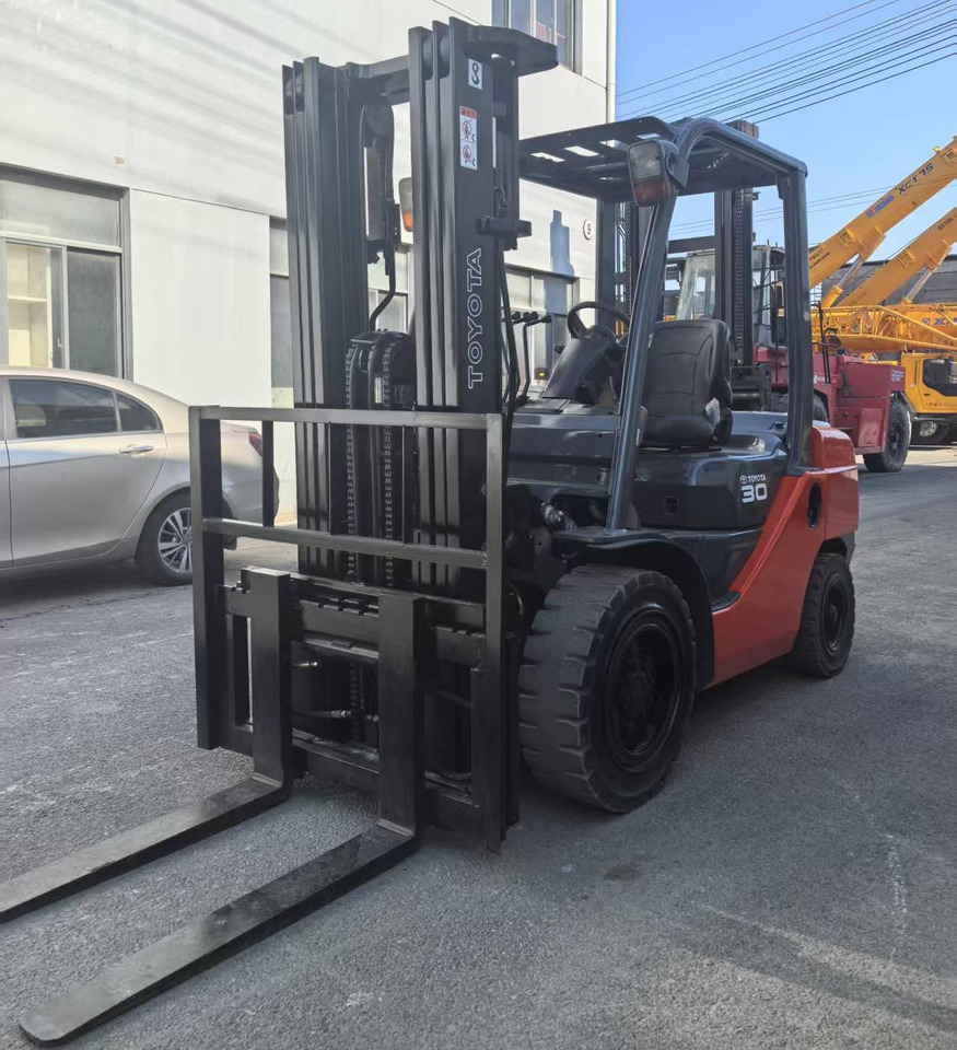 TOYOTA 8FD30 7FD30 FD50 FD100 Japan original 2.5ton 3Ton 3.5ton 5ton 7T 10t Used Diesel Forklift - Carretilla elevadora diésel: foto 3 TOYOTA 8FD30 7FD30 FD50 FD100 Japan original 2.5ton 3Ton 3.5ton 5ton 7T 10t Used Diesel Forklift - Carretilla elevadora diésel: foto 3