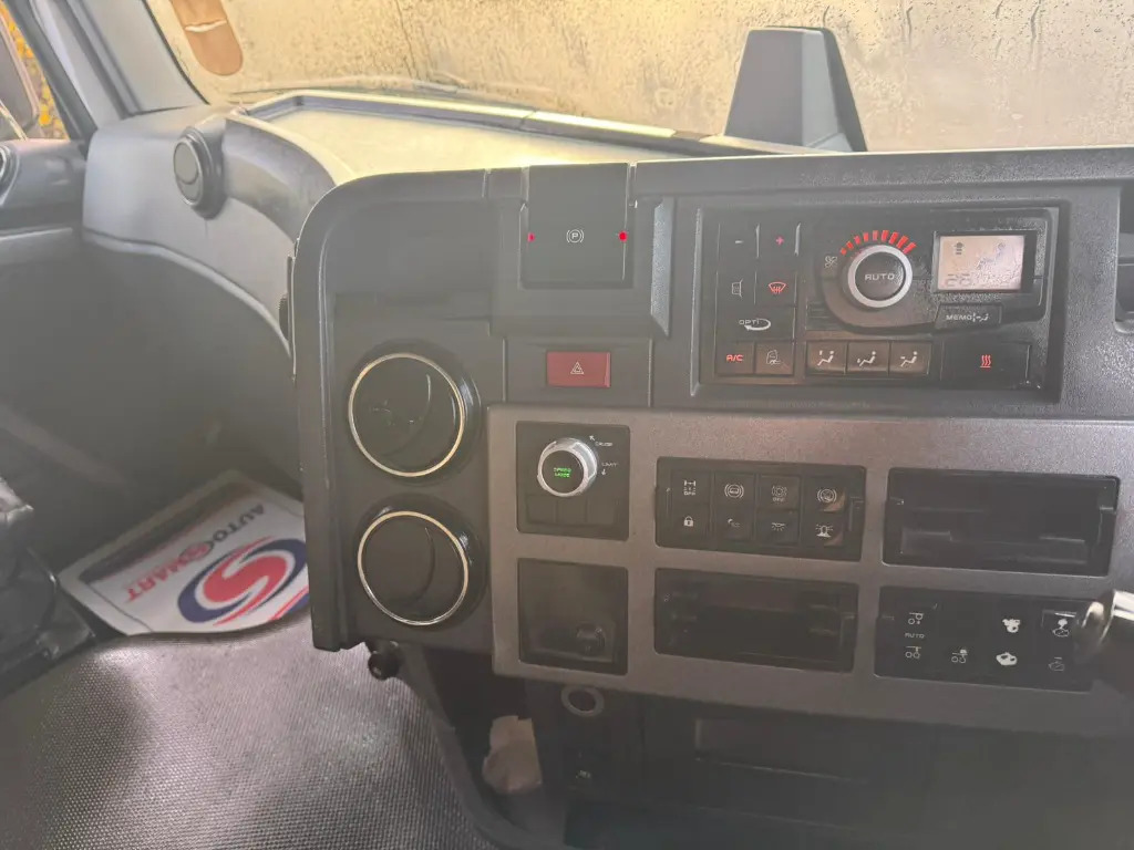 Leasing de  Renault T 460 6x2 - Hydraulics - RHD (BUP) Renault T 460 6x2 - Hydraulics - RHD (BUP): foto 15