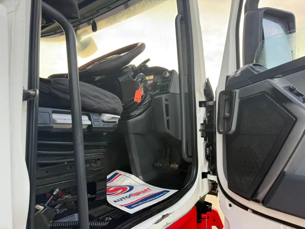 Leasing de  Renault T 460 6x2 - Hydraulics - RHD (BUP) Renault T 460 6x2 - Hydraulics - RHD (BUP): foto 11