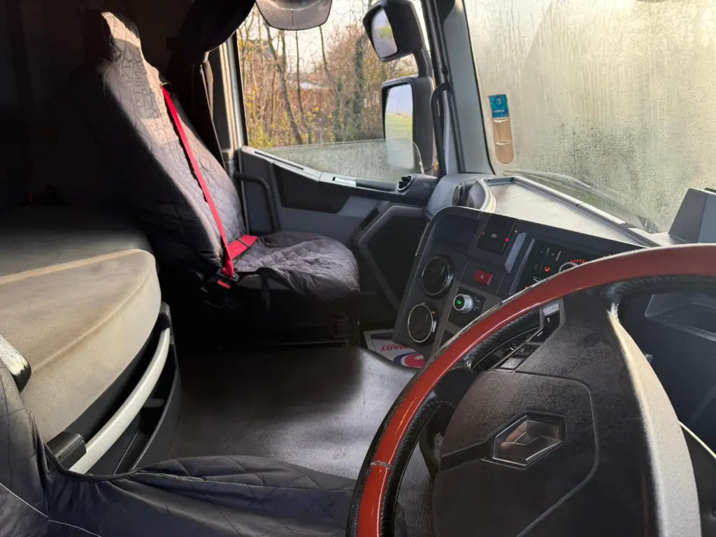 Leasing de  Renault T 460 6x2 - Hydraulics - RHD (BUP) Renault T 460 6x2 - Hydraulics - RHD (BUP): foto 14