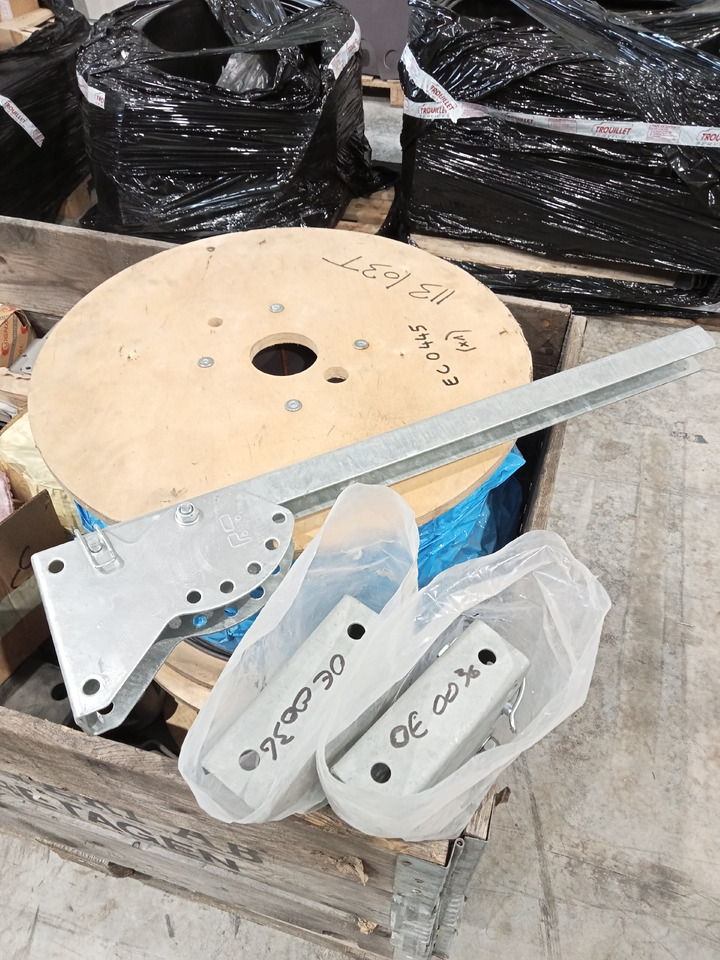 Trouillet SUPPORT PARE CYCLISTE ARTICULE LG:720 - Carrocería y exterior: foto 1 Trouillet SUPPORT PARE CYCLISTE ARTICULE LG:720 - Carrocería y exterior: foto 1