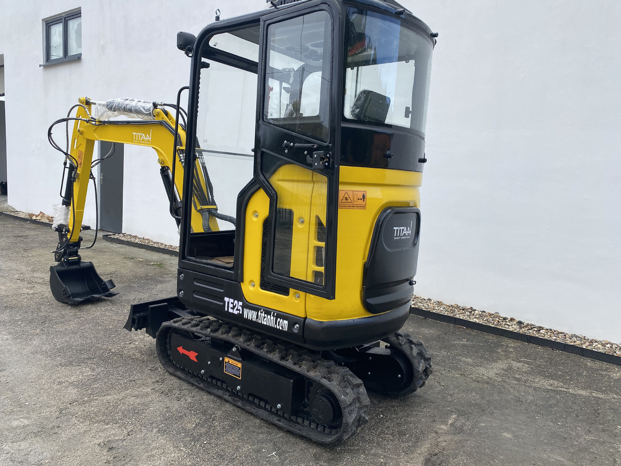 TITAN TE25 - Miniexcavadora: foto 2 TITAN TE25 - Miniexcavadora: foto 2
