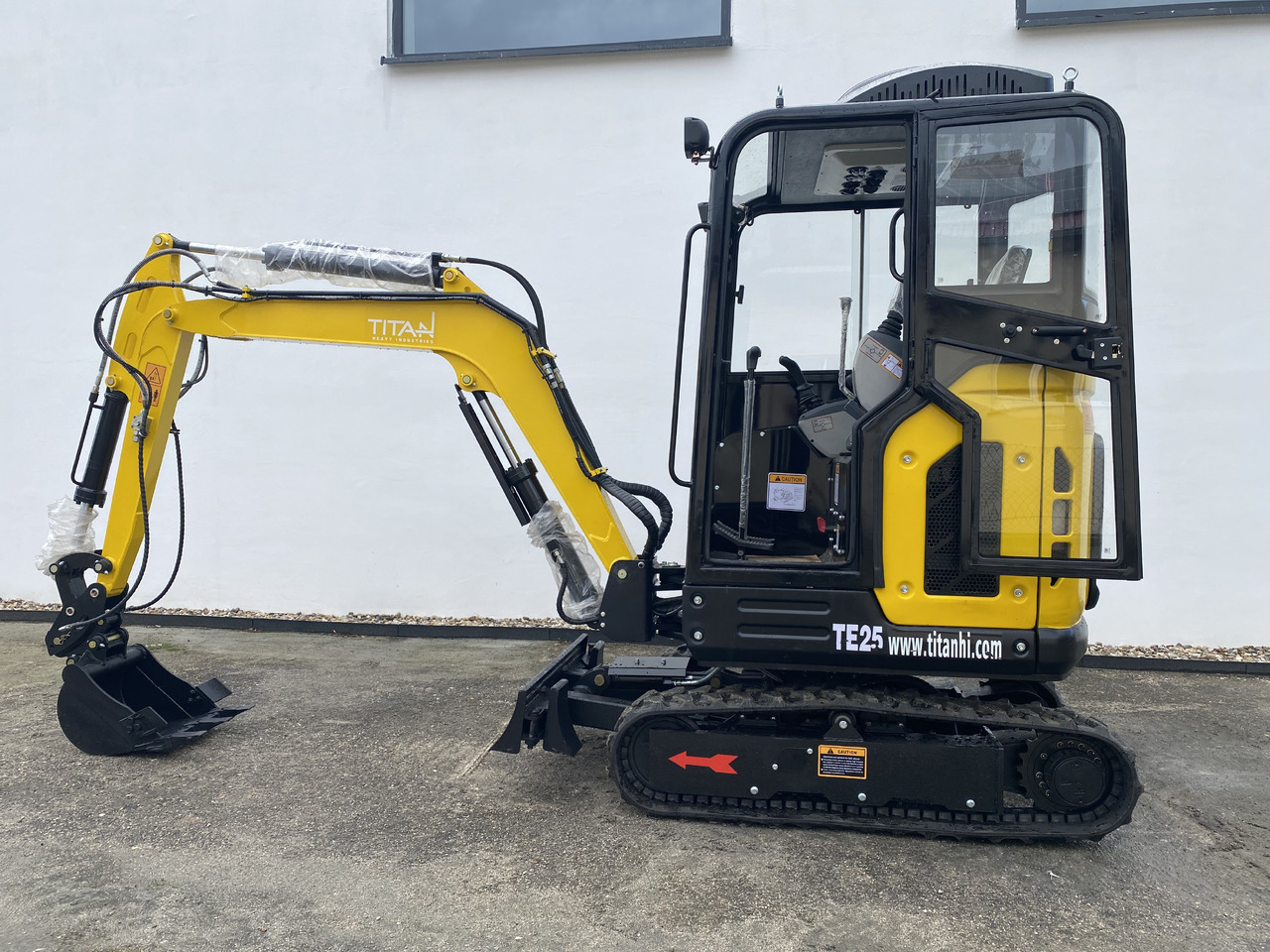 TITAN TE25 - Miniexcavadora: foto 1 TITAN TE25 - Miniexcavadora: foto 1