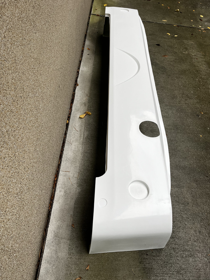 SCANIA IRIZAR NEW CENTURY zderzak tylny Zderzak tylny Scania IRIZAR NEW CENTURY - Parachoques para Autocar: foto 1 SCANIA IRIZAR NEW CENTURY zderzak tylny Zderzak tylny Scania IRIZAR NEW CENTURY - Parachoques para Autocar: foto 1