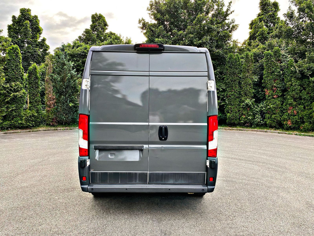 Peugeot Boxer Kasten Hoch 335 L3H2Pro|5Sitzer|Kamera|19% - Furgón, Furgoneta combi: foto 4 Peugeot Boxer Kasten Hoch 335 L3H2Pro|5Sitzer|Kamera|19% - Furgón, Furgoneta combi: foto 4