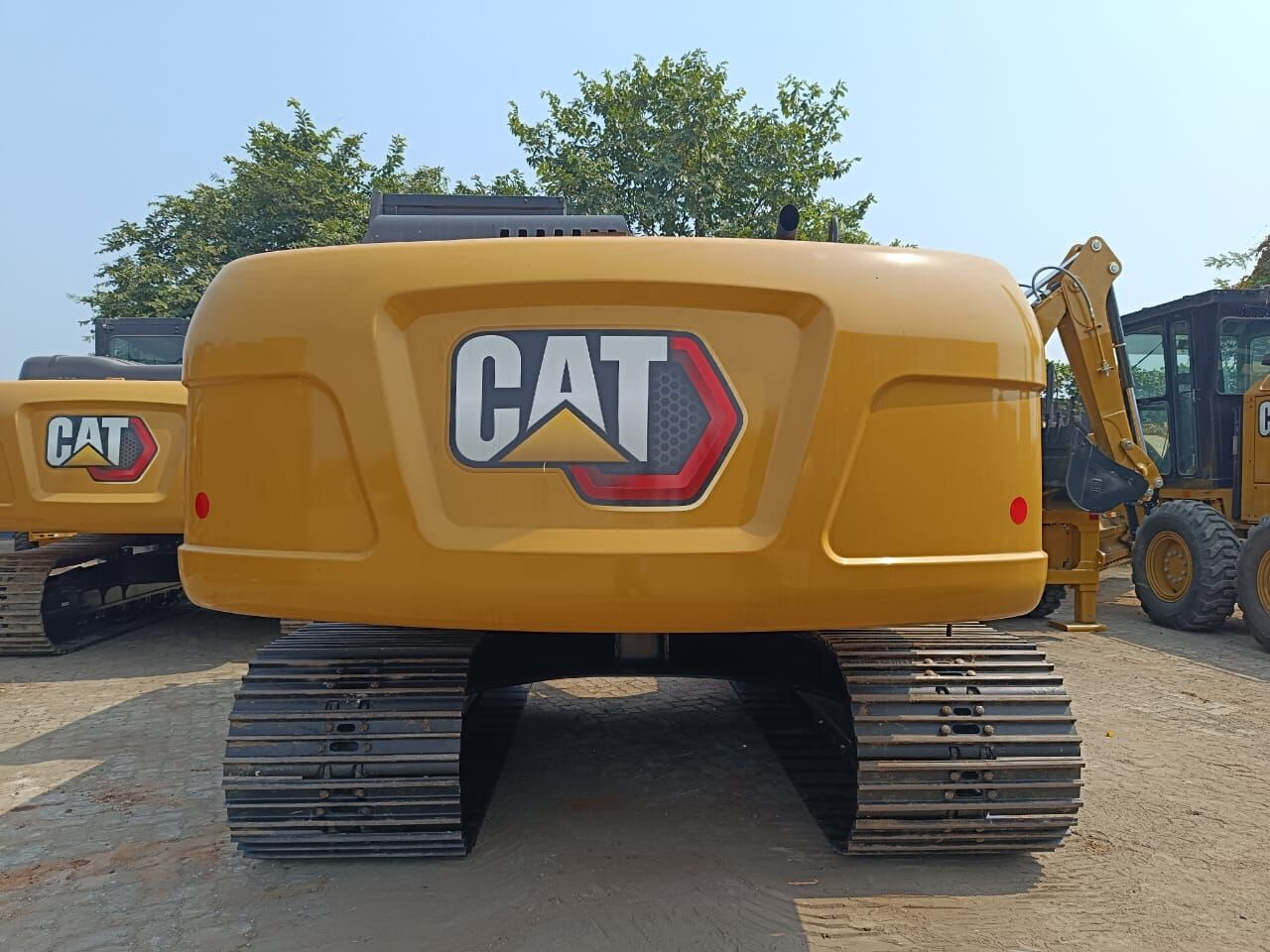 New Caterpillar 320D3GC tracked excavator - Excavadora de cadenas: foto 2 New Caterpillar 320D3GC tracked excavator - Excavadora de cadenas: foto 2
