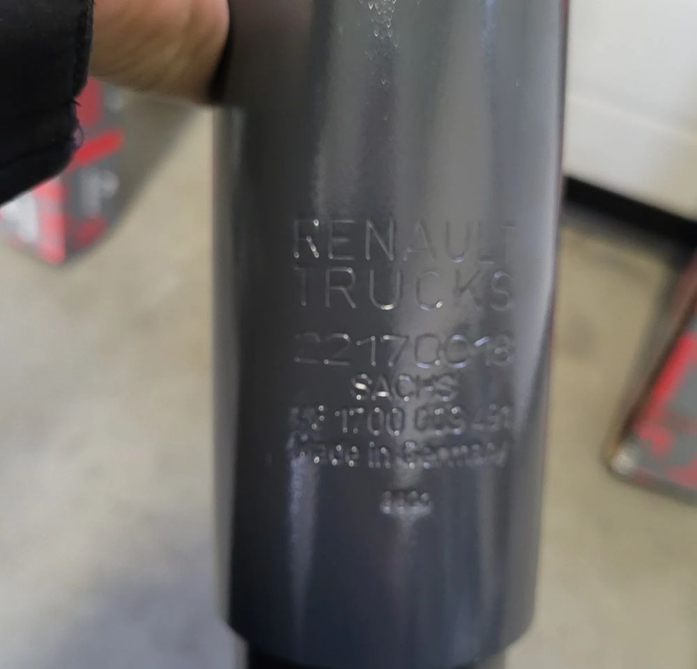 AMORTYZATORY NOWE ORYGINAL RENAULT RANGE T GAMA 742217018 22170016 - Amortiguadores para Camión: foto 2 AMORTYZATORY NOWE ORYGINAL RENAULT RANGE T GAMA 742217018 22170016 - Amortiguadores para Camión: foto 2