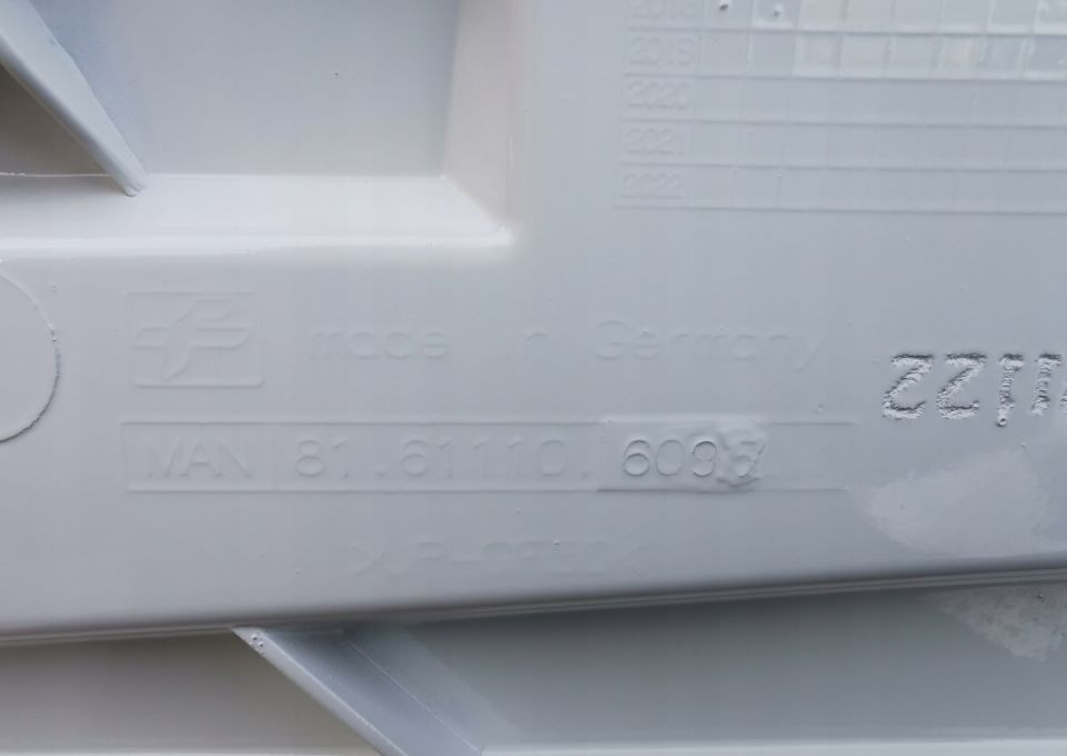 ATRAPA MASKA MAN TGX E6 RAL 9010 ORYGINAŁ - Capota para Camión: foto 5 ATRAPA MASKA MAN TGX E6 RAL 9010 ORYGINAŁ - Capota para Camión: foto 5